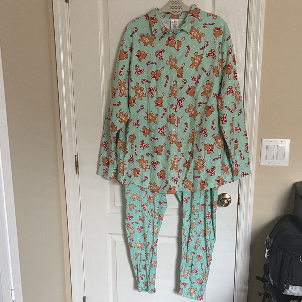 Disney Parks Mint Gingerbread  CandyCane Holiday Christmas Mickey Pajama  Set